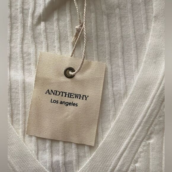 white blouse with short sleeves above the elbow, New from boutique - Picture 7 of 7